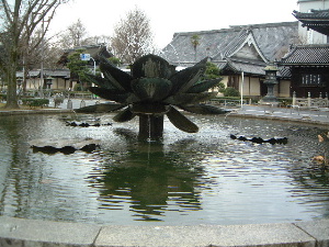 東本願寺の噴水